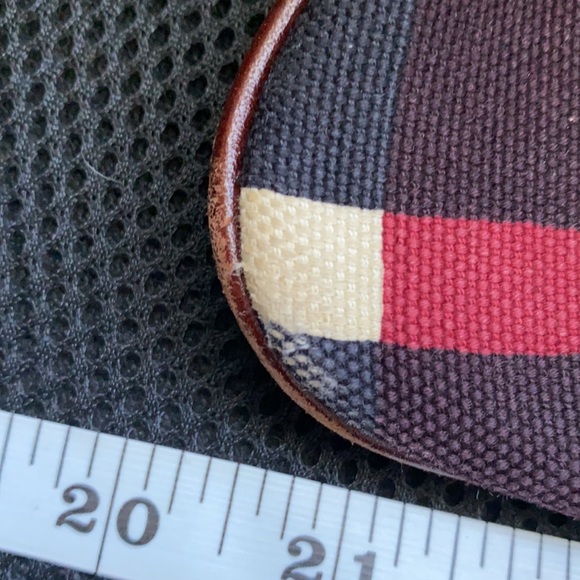 Burberry wristlet - Picture 8 of 9